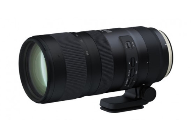 Canon Tamron 70-200mm lens with F2.8 aperture 